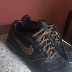 Nike Brown leather tennis shoes